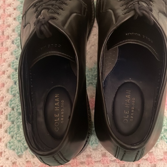 Cole Haan Mens Black Dress Shoes. Mint Condition